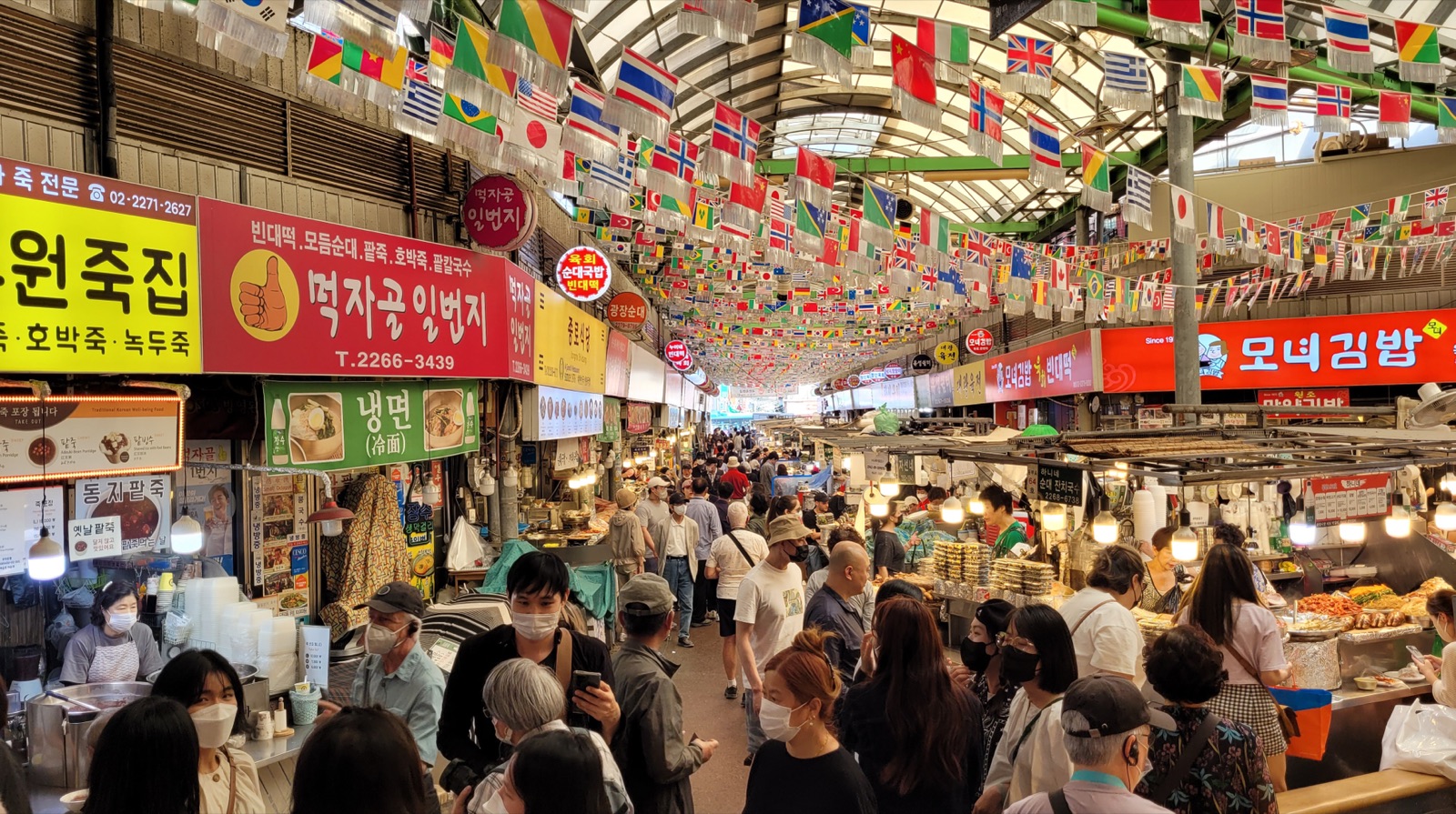 Gwangjang Market street food alley in Seoul
