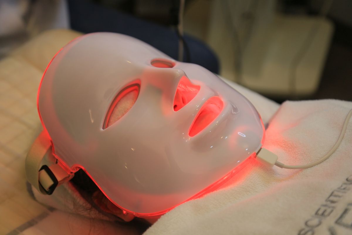 LED light therapy face mask close-up