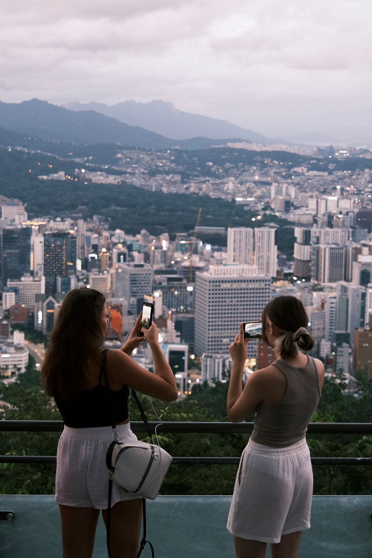 Lotte World Tower Seoul skyline