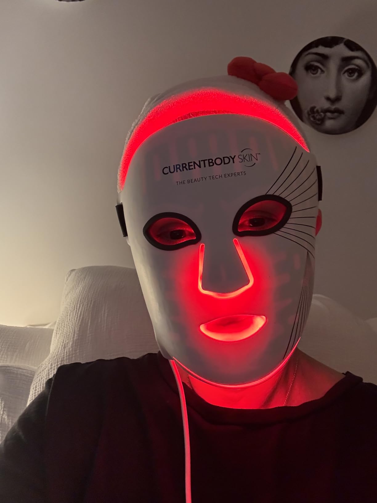 Korean LED face mask with 850nm NIR light therapy, wireless remote and charging dock